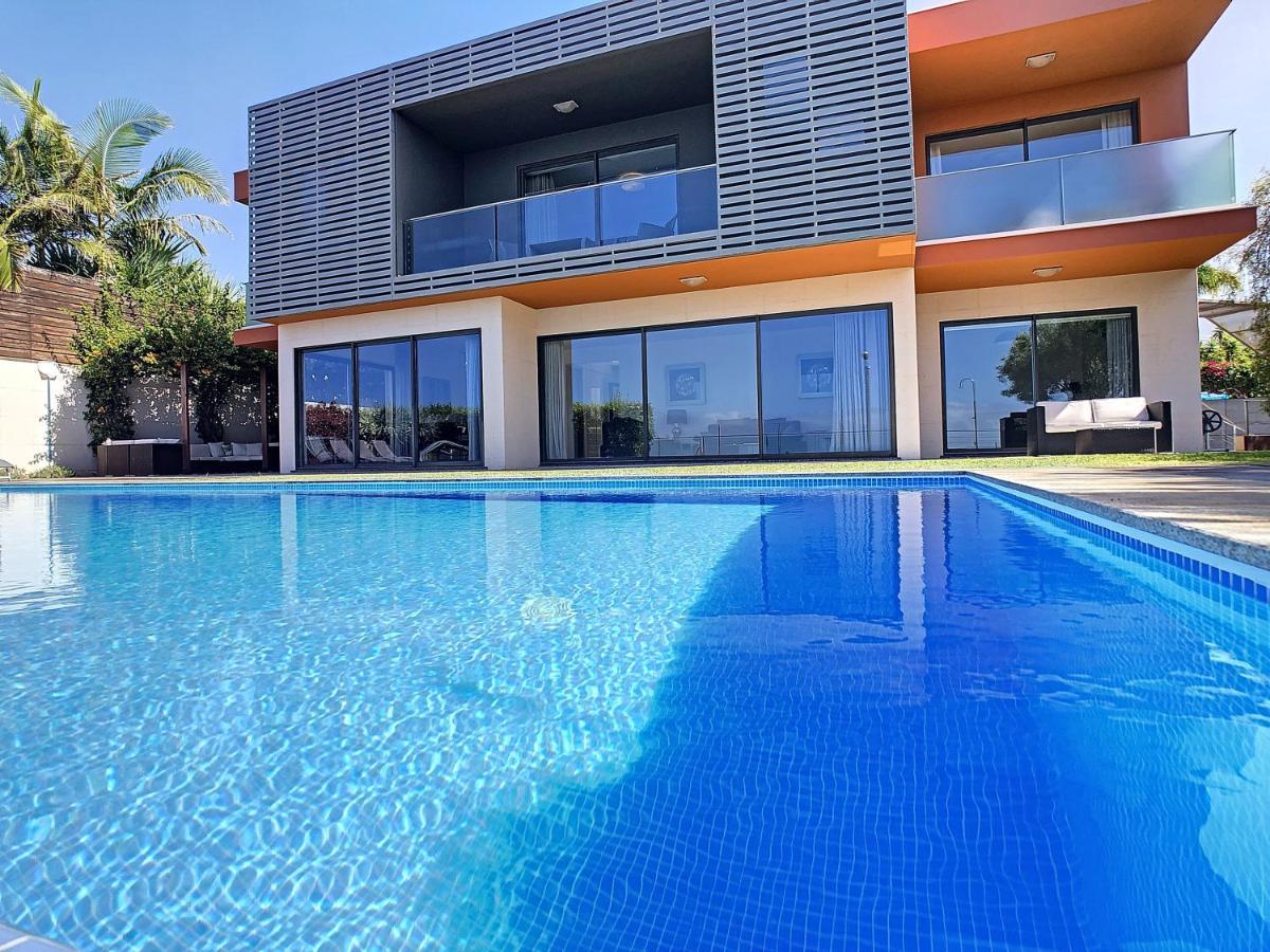 Villa Vitoria - By Lovelystay ฟุงชาล ภายนอก รูปภาพ