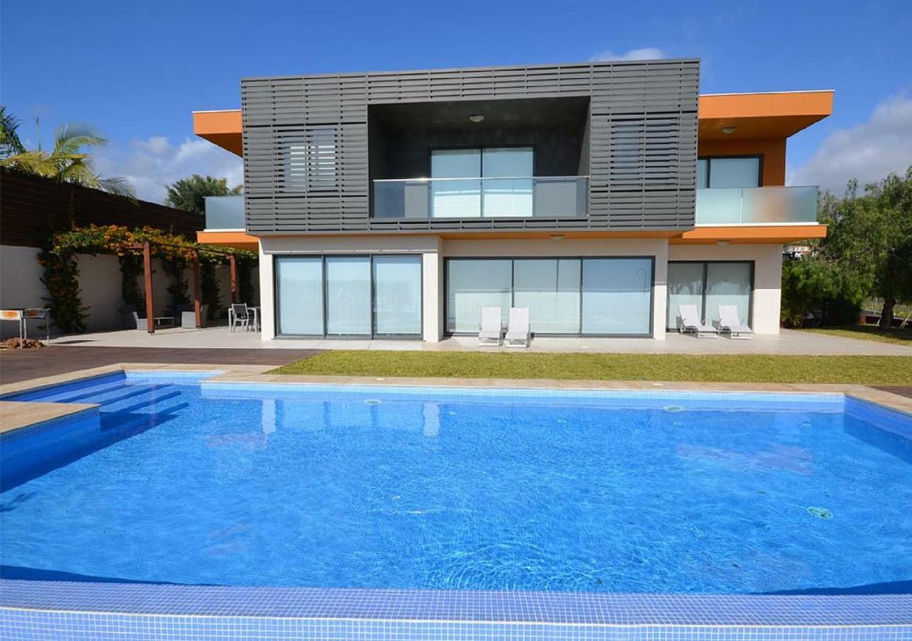 Villa Vitoria - By Lovelystay ฟุงชาล ภายนอก รูปภาพ